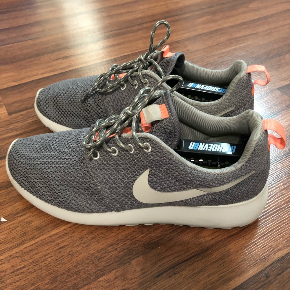 Nike Roshe women’s 8